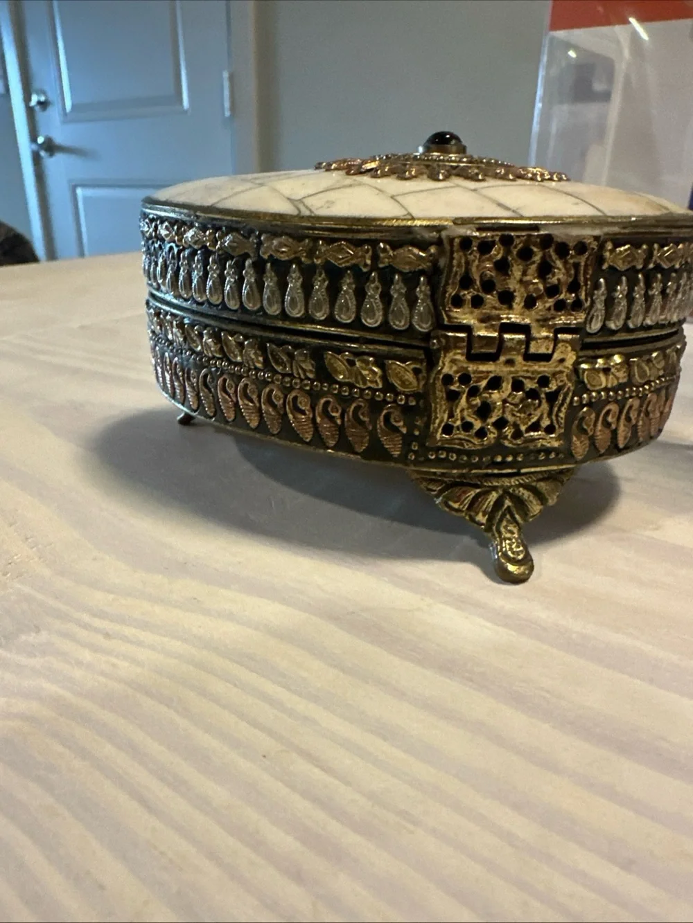 Vintage Brass and Marble Inlay Jewelry Trinket Box - Picture 4 of 6
